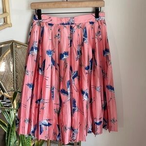 Smash! Happy Barcelona Style Exotic Bird Print Pleated Skirt